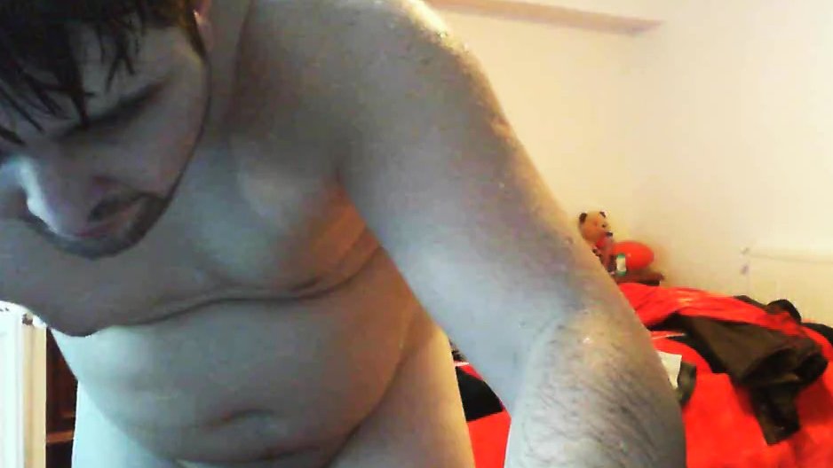 Une cougar se fait plaisir avec la bite de son jeune voisin...